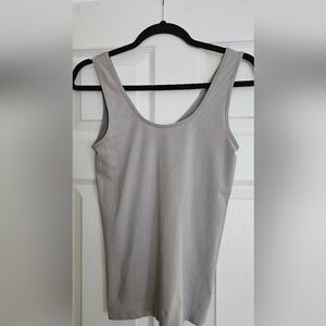 NWOT Classic Gray Women's Tank Top By Yammie. Size L.